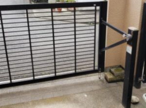 跳ね上げ門扉ゲート解体