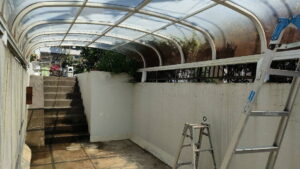 塀上設置アーチタイプカーポート撤去前