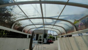 塀上設置アーチタイプカーポート撤去前2