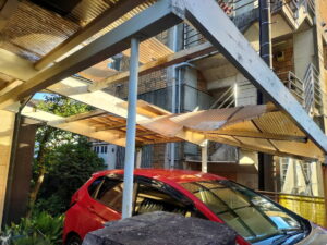 木製カーポート解体前