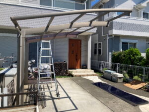 片流れタイプカーポート解体途中