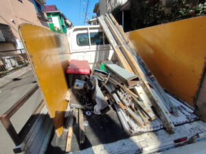 サイドパネル波板鉄製カーポート解体積込み