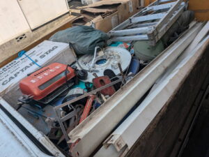 物置内部片付け撤去積み込み後