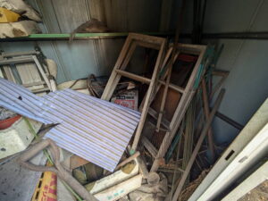 物置内部撤去前