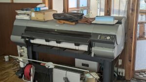 超大型プリンターの搬出