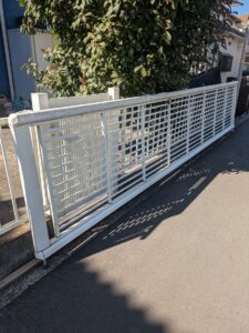 跳ね上げ門扉パネル切断前